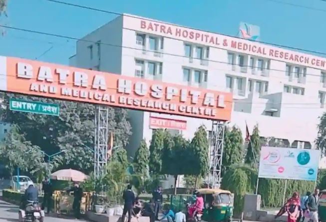 ऑक्सीजन की कमी से दिल्ली के अस्पताल में डॉक्टर सहित 12 सीओवीआईडी ​​-19 के मरीजों की मौत हो जाती है